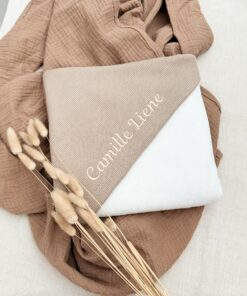 omslagdoek met tricot en bamboe teddy. Een zachte combinatie en een origineel kraamcadeau.