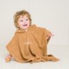 badstof poncho met naam geborduurd.